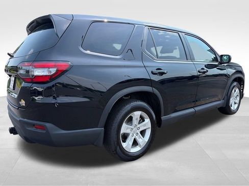 Used 2024 Honda Pilot LX image 7