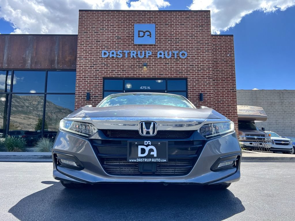 Used 2019 Honda Accord Touring image 2