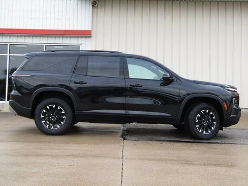 New 2026 Chevrolet Traverse Z71 w/ Enhanced Driving Package AWD/4WD image 2