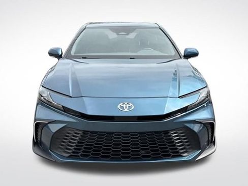 Used 2025 Toyota Camry SE FWD image 10
