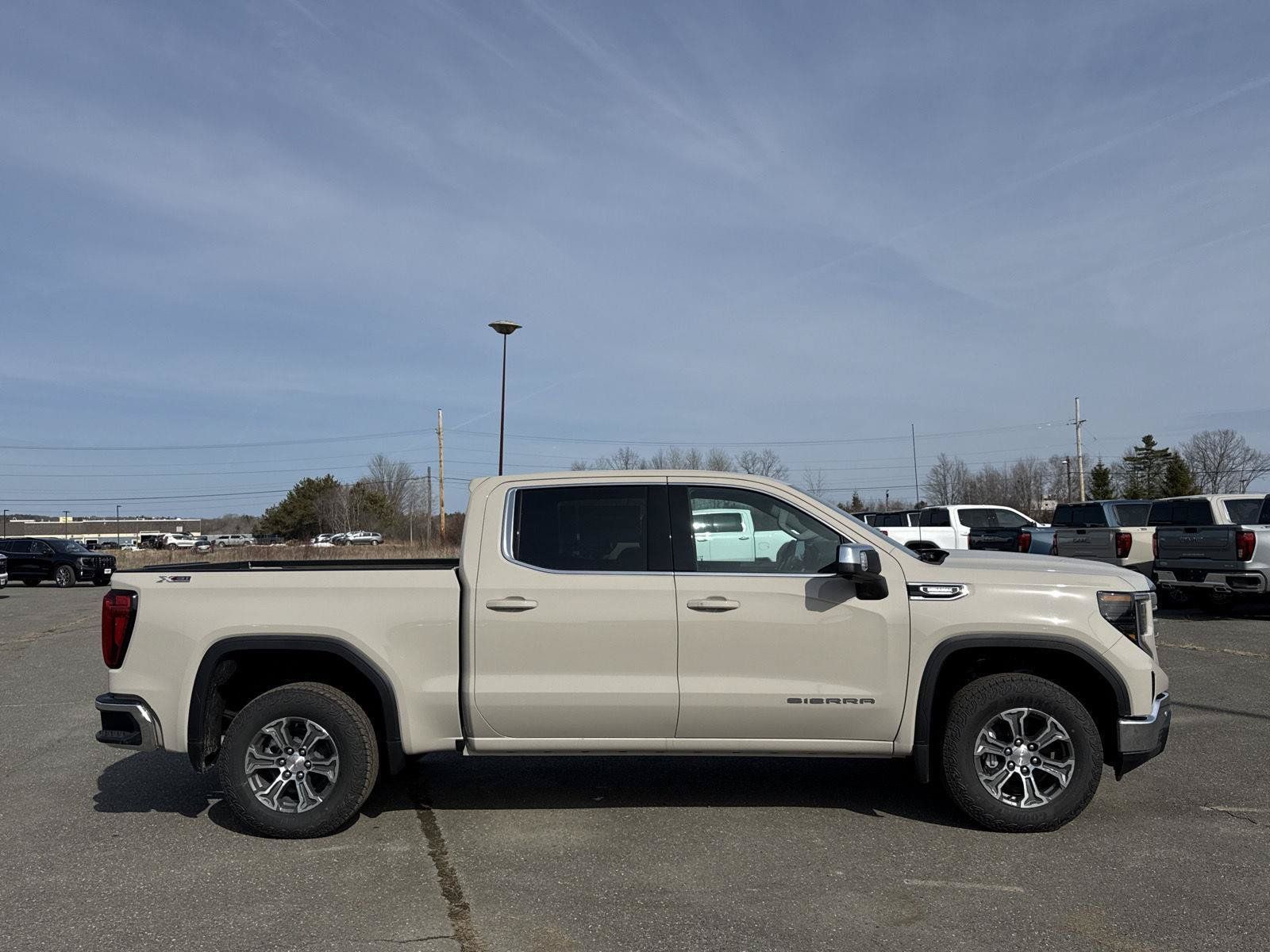 New 2026 GMC Sierra 1500 SLE w/ X31 Off-Road Package AWD/4WD image 8