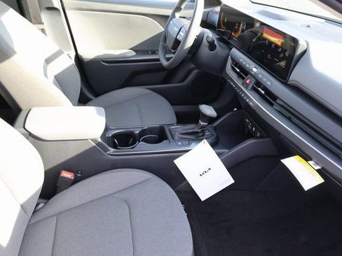 New 2025 Kia K4 LXS image 11