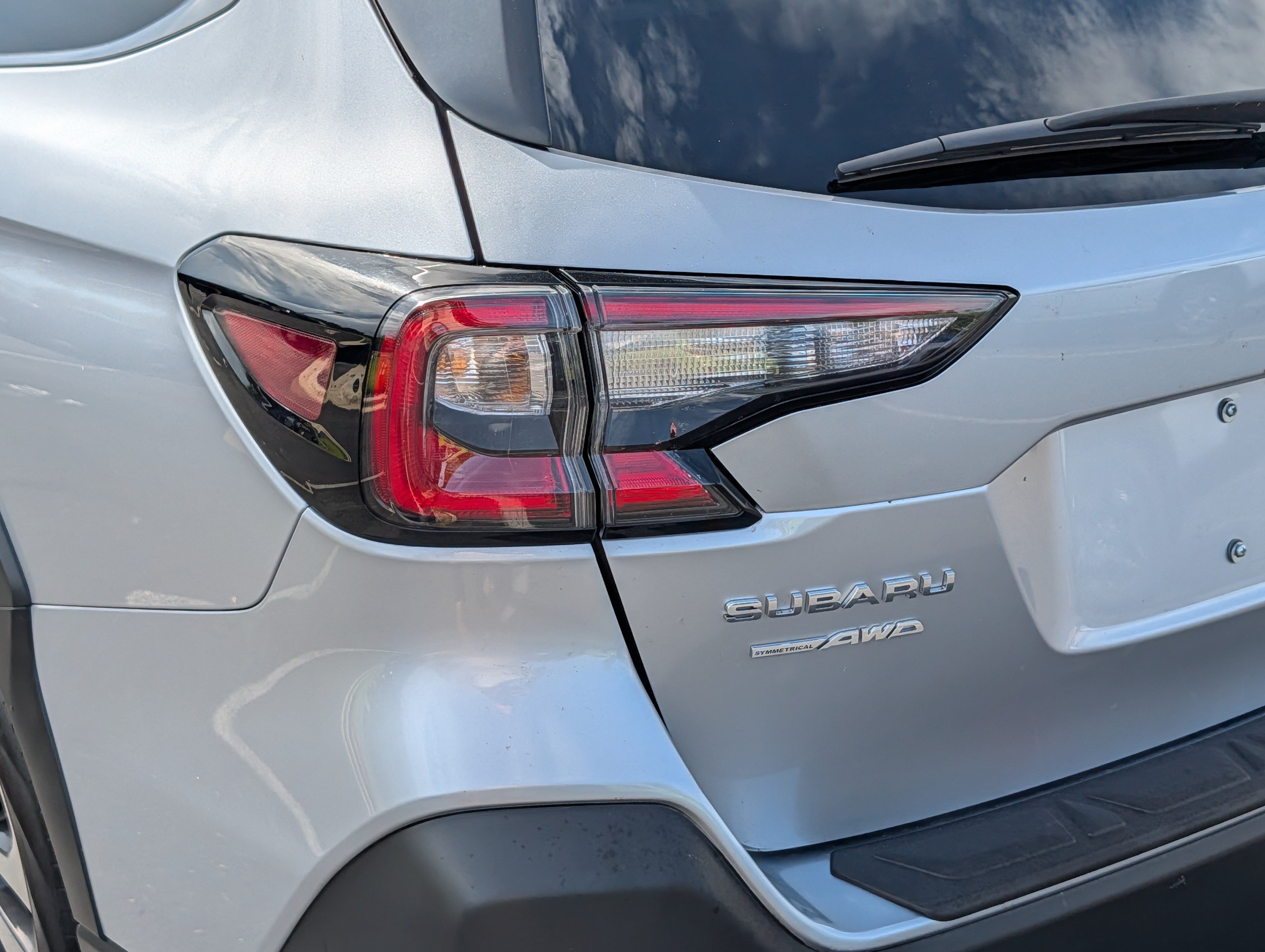 Certified 2025 Subaru Outback Premium AWD/4WD image 17