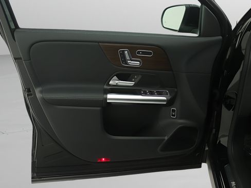 Certified 2026 Mercedes-Benz GLA 250 4MATIC image 17