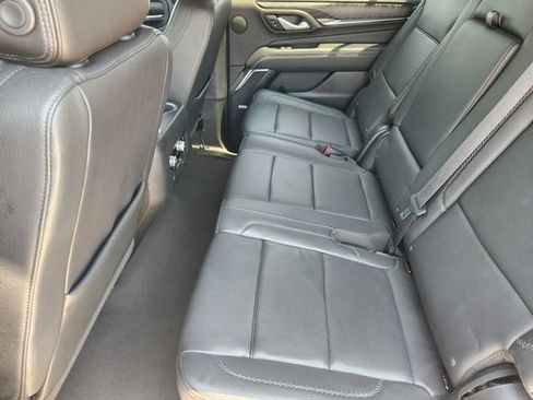 Used 2024 GMC Yukon XL Denali RWD image 30