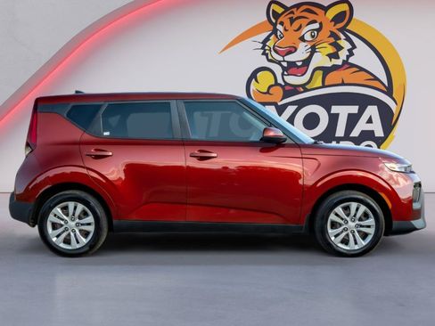 Used 2020 Kia Soul LX FWD image 4