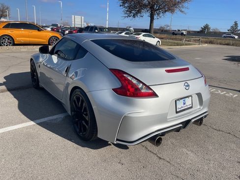 Used 2017 Nissan 370Z Coupe image 4