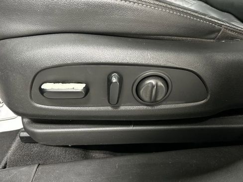 Used 2020 Buick Encore GX Essence w/ Sport Touring Package image 10