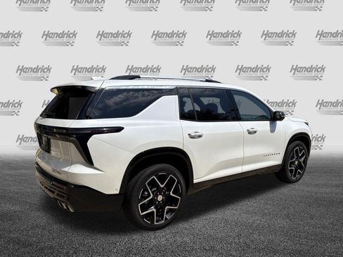 Used 2025 Chevrolet Traverse High Country AWD/4WD image 10