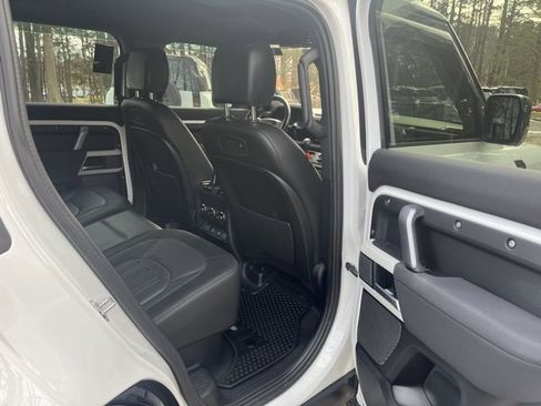 Certified 2022 Land Rover Defender 110 X-Dynamic SE image 12