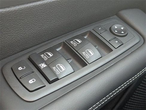 New 2026 Chrysler Pacifica Select image 25