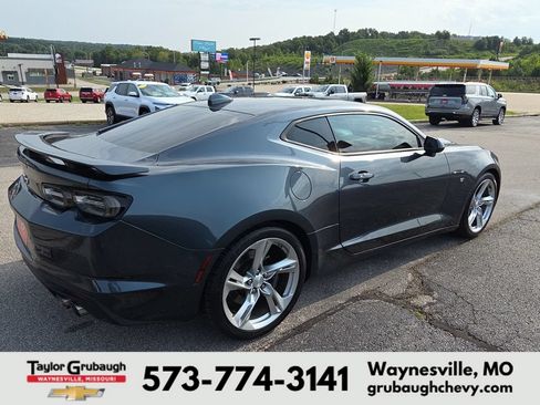 Used 2020 Chevrolet Camaro SS RWD image 8