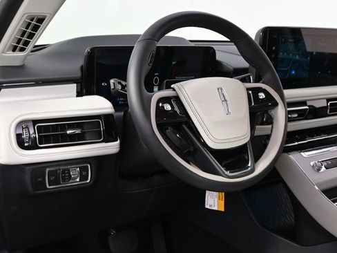 New 2026 Lincoln Aviator Reserve AWD/4WD image 11