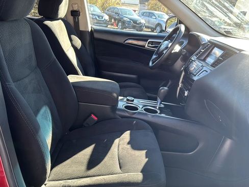 Used 2014 Nissan Pathfinder S image 12