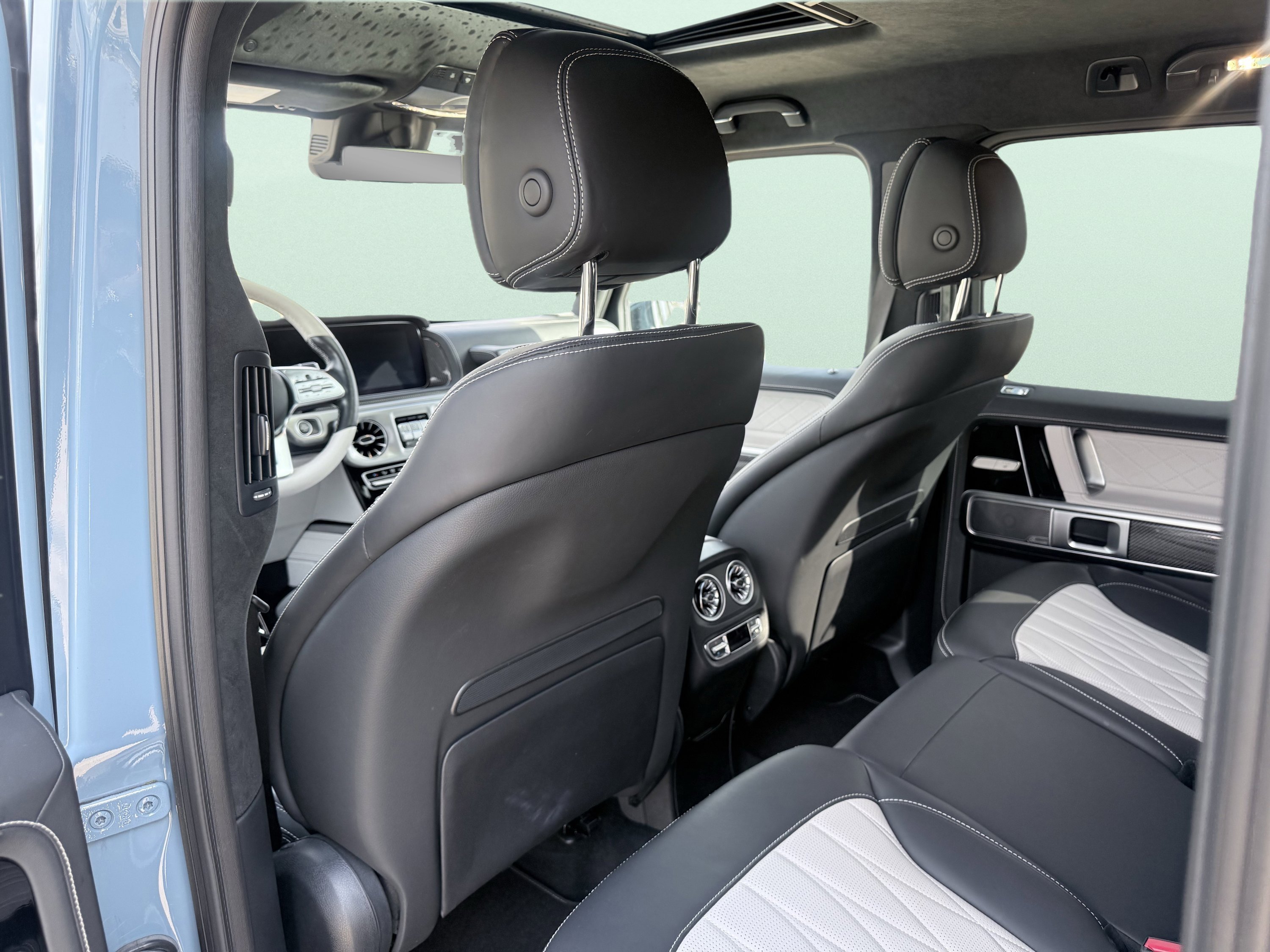 Used 2023 Mercedes-Benz G 550 image 36