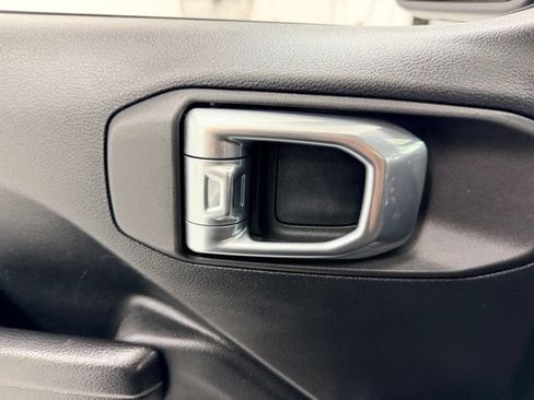 Used 2021 Jeep Wrangler Sport AWD/4WD image 20