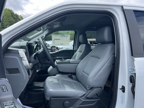 New 2025 Ford F450 XL w/ XL Chrome Package image 16