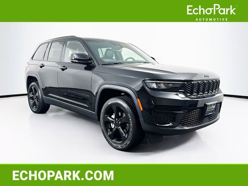 Used 2023 Jeep Grand Cherokee Altitude image 1