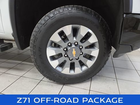 Used 2024 Chevrolet Silverado 2500 Custom w/ Custom Value Package AWD/4WD image 8