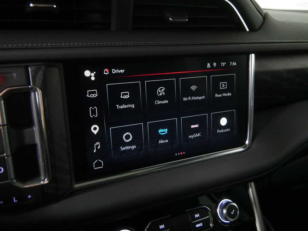 Used 2024 GMC Yukon Denali w/ Advanced Technology Package AWD/4WD image 32