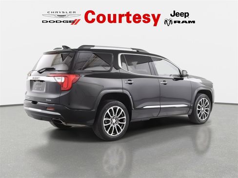 Used 2023 GMC Acadia Denali w/ Denali Technology Package image 4
