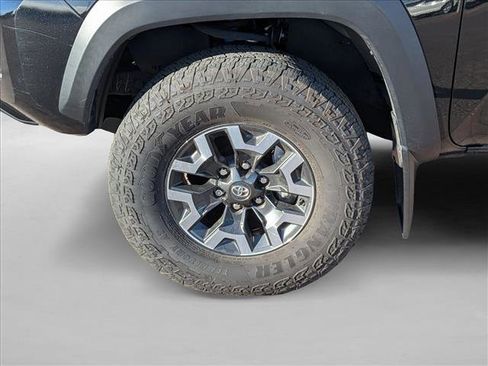 Used 2022 Toyota Tacoma TRD Off-Road image 20