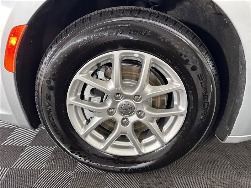 Used 2023 Chrysler Pacifica Touring-L FWD image 32