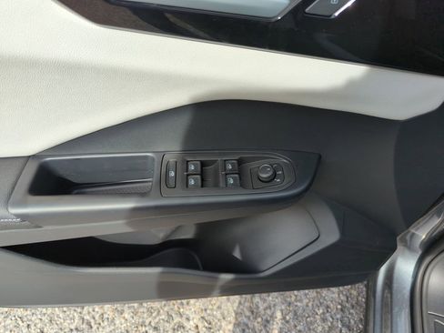 New 2026 Volkswagen Taos S image 19