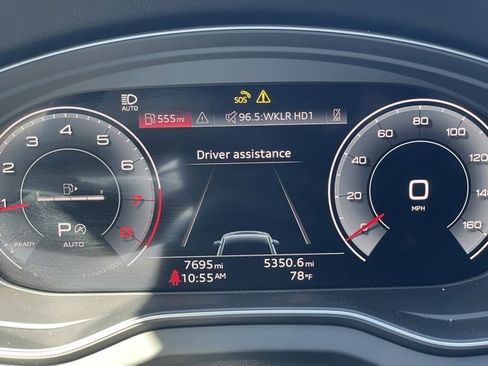 Certified 2025 Audi Q5 2.0T Premium w/ Convenience Plus Package image 8