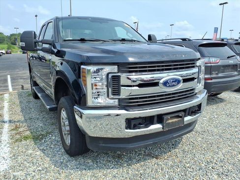Used 2018 Ford F250 XLT w/ Snow Plow Prep Package AWD/4WD image 12