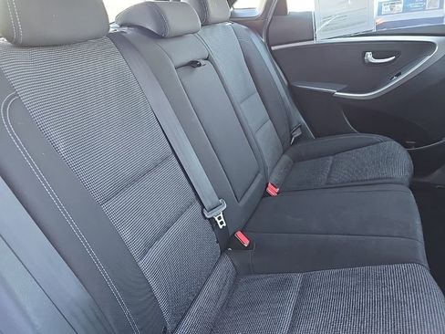 Used 2017 Hyundai Elantra GT image 26