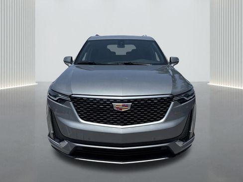 New 2025 Cadillac XT6 Luxury image 2