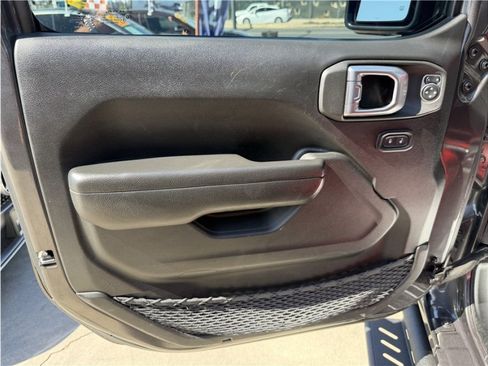 Used 2023 Jeep Gladiator Sport AWD/4WD image 15