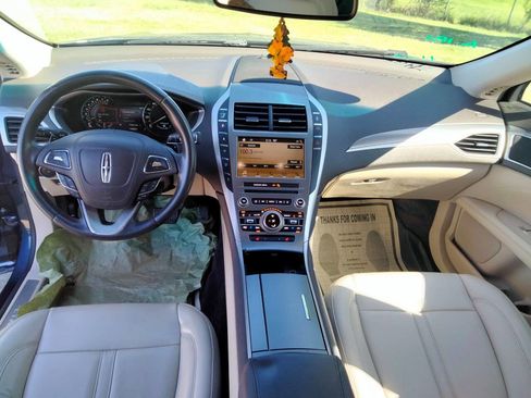 Used 2018 Lincoln MKZ Premiere image 18