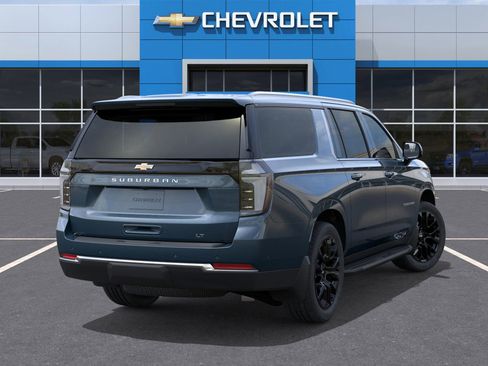 New 2026 Chevrolet Suburban LT image 4