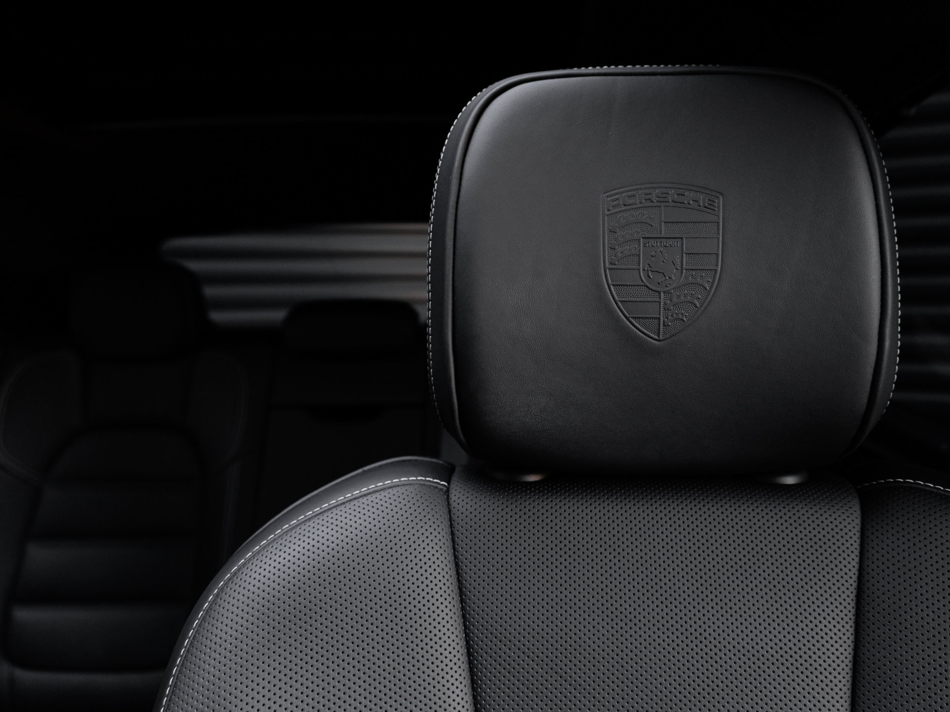 Certified 2026 Porsche Macan Turbo AWD/4WD image 16