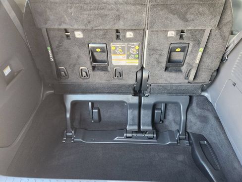 Used 2022 Toyota Sienna Limited AWD/4WD image 33