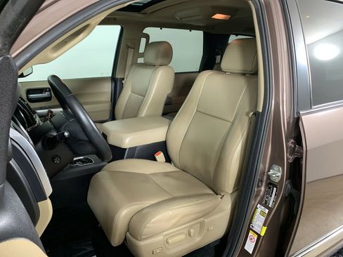 Used 2018 Toyota Sequoia Limited w/ Safety & Convenience Package AWD/4WD image 30