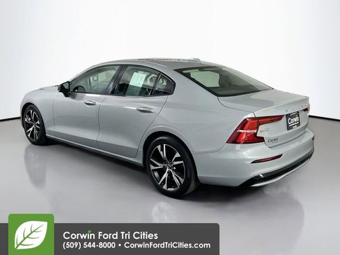 Used 2024 Volvo S60 B5 Core FWD image 11