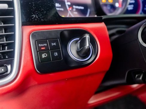 Used 2022 Porsche Cayenne Turbo image 45