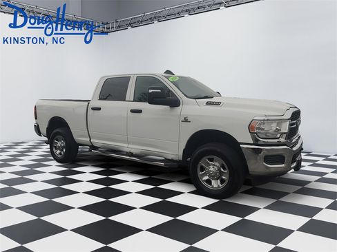 Used 2024 RAM 2500 Tradesman w/ Chrome Appearance Group image 7