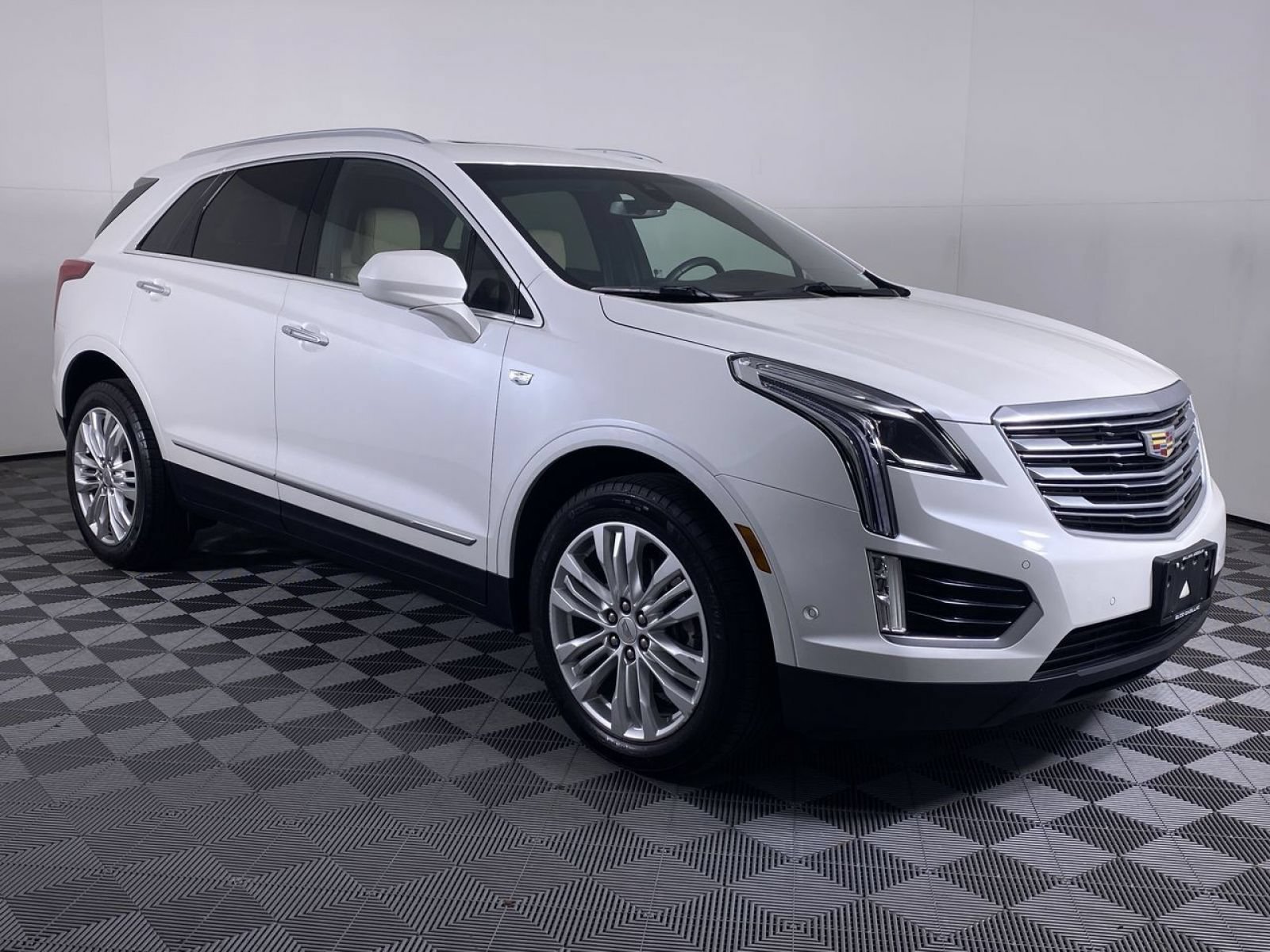 Certified 2017 Cadillac XT5 Premium Luxury w/ Driver Assist Package FWD image 21