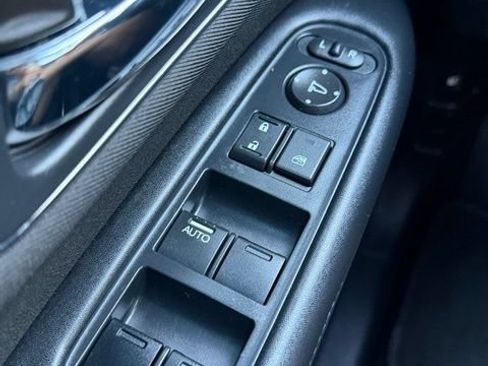 Used 2016 Honda HR-V EX image 17