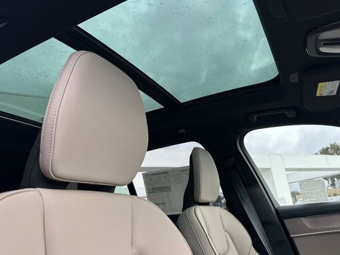 New 2026 Volvo XC90 T8 Plus AWD/4WD image 16