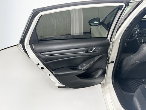 Used 2018 Honda Accord Sport image 25