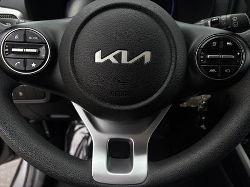 Used 2025 Kia Soul LX w/ LX Technology Package image 31