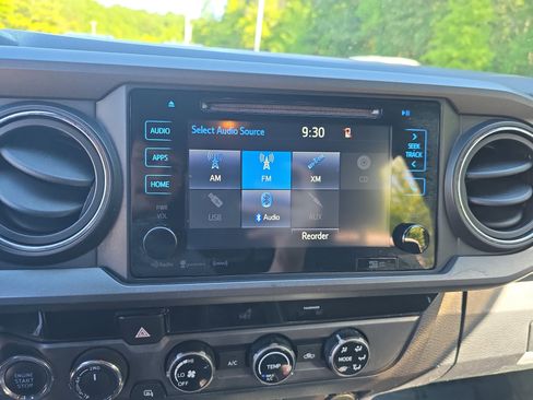 Used 2017 Toyota Tacoma TRD Sport w/ Tow Package AWD/4WD image 19