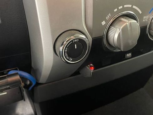 Used 2014 Toyota Tundra SR5 AWD/4WD image 9