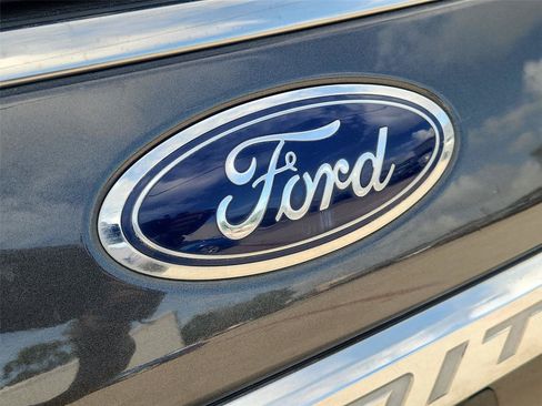 Used 2019 Ford Expedition Limited w/ Equipment Group 302A AWD/4WD image 32