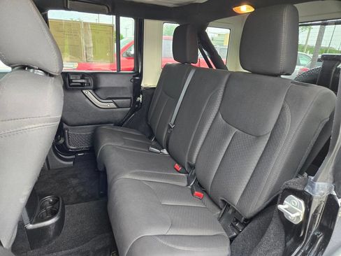 Used 2016 Jeep Wrangler Unlimited Sport w/ Quick Order Package 24S AWD/4WD image 27